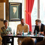  Brigitte Merk-Erbe, Markus Kiesel und Joachim Mildner bei der Buchpräsentation in Wahnfried. Foto: Juan Martin Koch